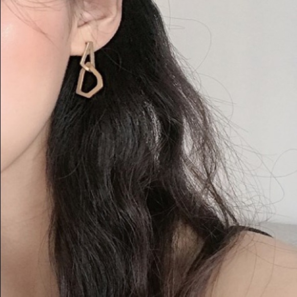 ❤️🔥𝕤𝕒𝕝𝕖❤️🔥 💙💕last pair geometric link knots earrings - Picture 5 of 7